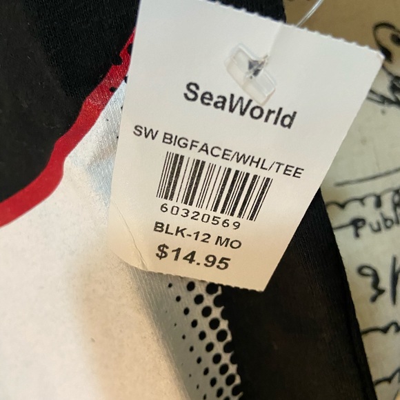 NWT Boys’ Sea World Shamu T-shirt . - Picture 5 of 6